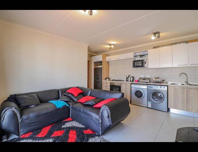 1 BEDROOM APARTMENT FOR SALE IN MODDERFONTEIN